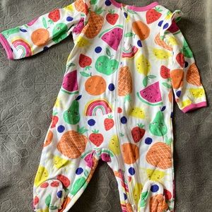 Wonder Nation Fruity Print Sleeper 🍊🍉🍐🍓🤍